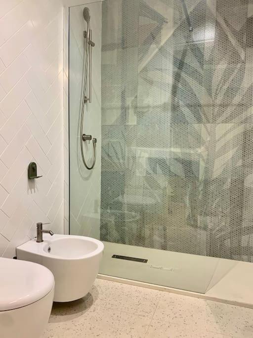 Lovely Studio Flat In Bocconi Мілан Екстер'єр фото